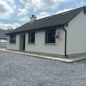 Remarkable 4-bed House In Holiday home